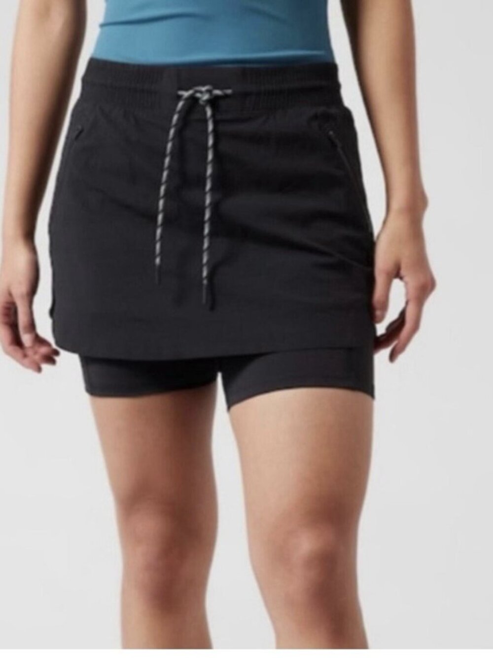 ATHLETA Trekkie skort Women's size 6 black ripstop lightweight shorts skirt